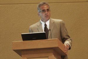 Presentación del Dr. Ray Rodríguez.