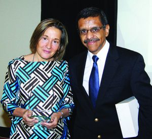 Dra. Virginia Pascual (conferenciante invitada), Dr. Carlos Pantojas.
